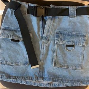 Denim skirt with pockets and belt